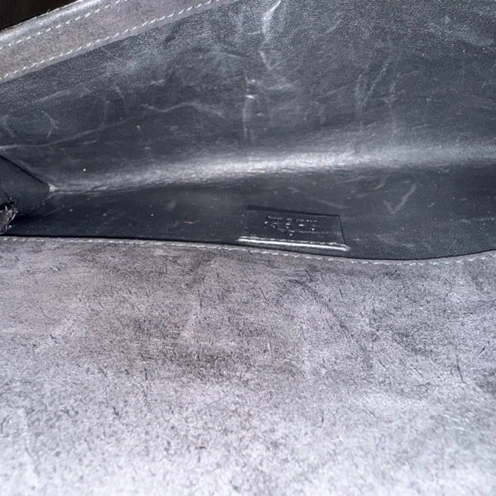 Gucci Glossy Black Patterned Clutch - Picture 4 of 4